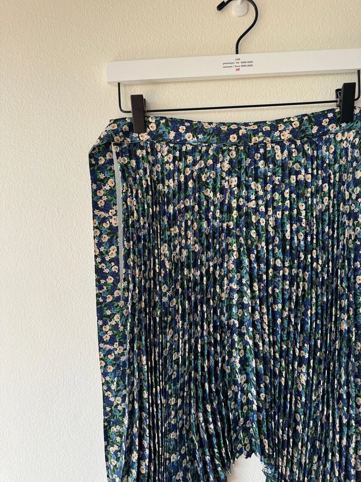 new H&M HM h m Rokh Hwang 18 46 14 large skirt Floral Print Pleated Skirt womens - Image 2 of 3