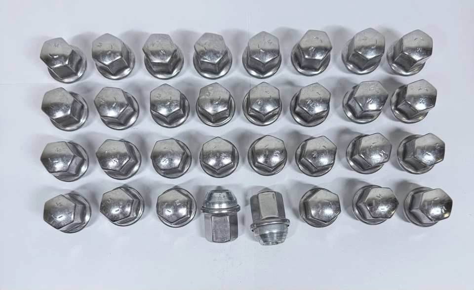 32) RAM 2500 3500 ЗАВОДСКОЙ OEM 2013-2025 ИЗ НЕРЖАВЕЮЩЕЙ СТАЛИ ЗАЖИМНЫЕ ГАЙКИ 6509422AA - Изображение 2 из 3