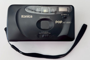 Konica Pop AF-880 Compact Camera with Original Case & Strap