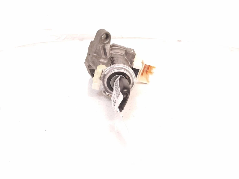 2014-2019 Toyota Highlander Auto Trans Ignition Lock Cylinder W/ Key 84450-0R010 - Image 2 of 4