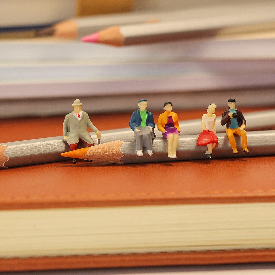 60pcs Échelle HO 1:87 Modèles de Personnages Assises Peints Poses Différentes - Immagine 4 di 4