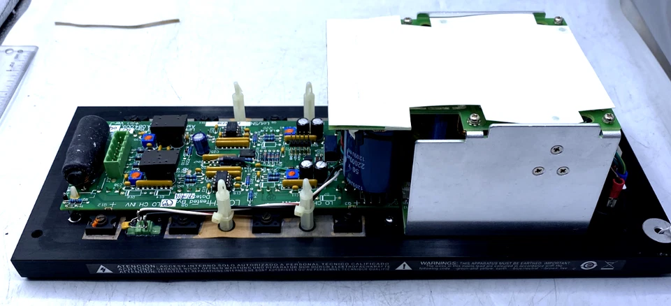 Dissipador de calor Meyer Sound para conjunto de alto-falante Meyer 24.084.009, MYR-8159 funcionando - Imagem 3 de 4