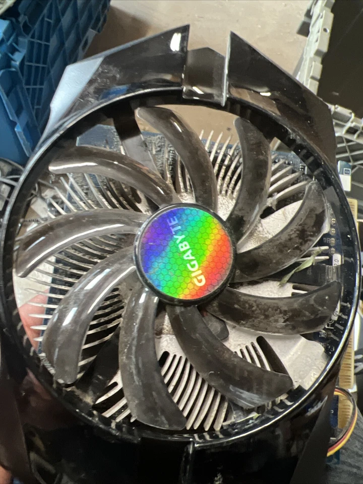 GIGABYTE GT 640 2GB GDDR3 pc graphics card GV-N6400C-2GI - Image 2 of 4