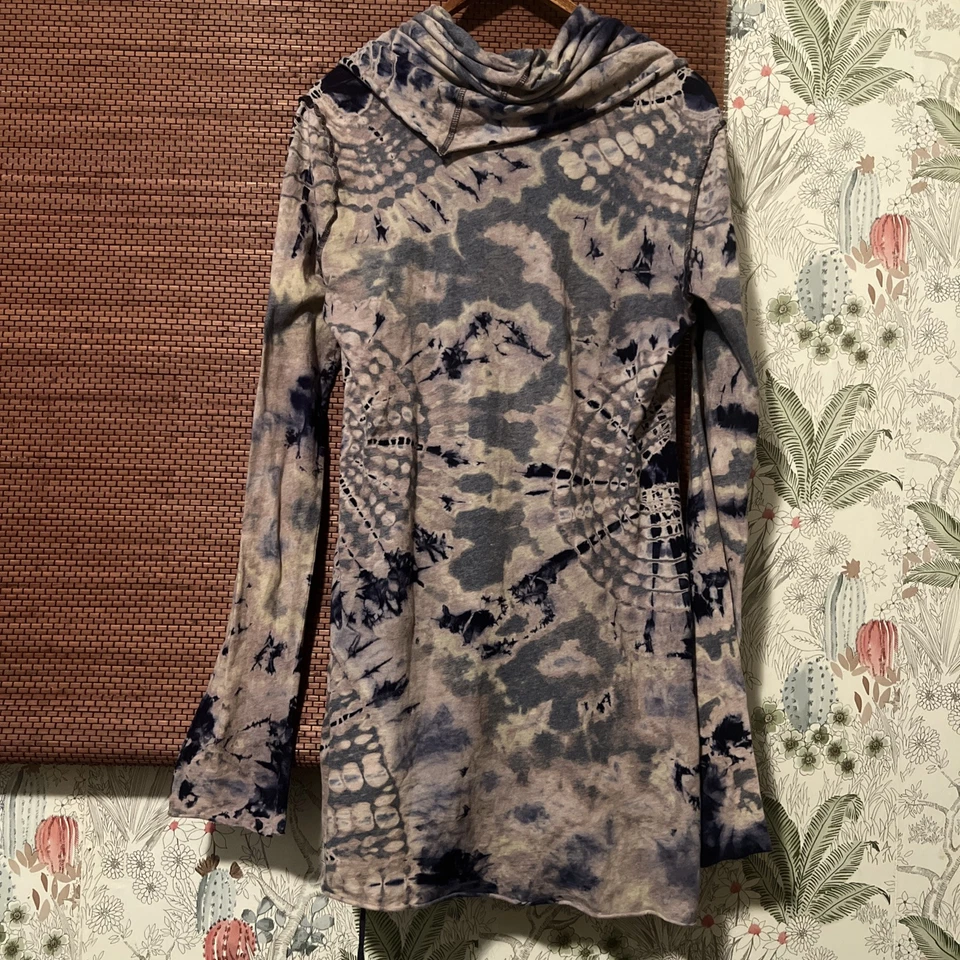 Top túnica Raw Earth Wild Sky para mujer cuello capucha lateral acanalado mediano Foto 2 de 4