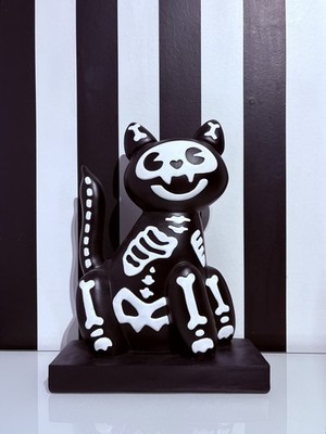   Tkmaxx XL Monochrom Resin Skelett Katze Gothic Halloween Deko Ornament 