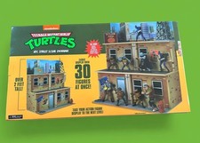 NECA TMNT Teenage Mutant Ninja Turtles Cartoon Street Scene Diorama NEW Sealed