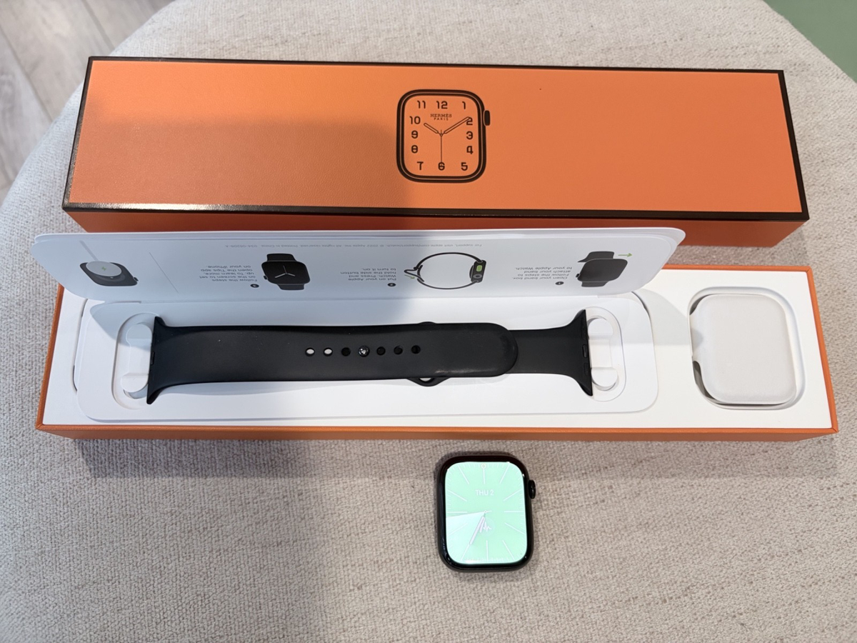 Apple Watch Hermes Series 8 GPS Cellular, 45mm Black Stainless 