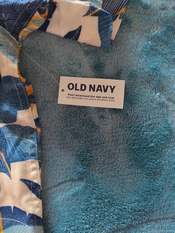 Old Navy Men's Short Sleeve Hawaiian Shirt Button up, Large - New With Tag - Image 3 of 4