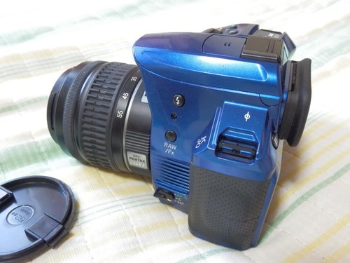 PENTAX K-30 Lens Kit CRYSTAL BLUE B186 - Picture 9 of 10