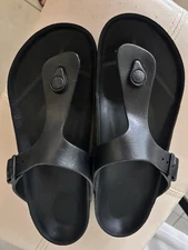 Birkenstock Gizeh Black Sandal Sz 10 Women 41.. Excellent used condition ! 