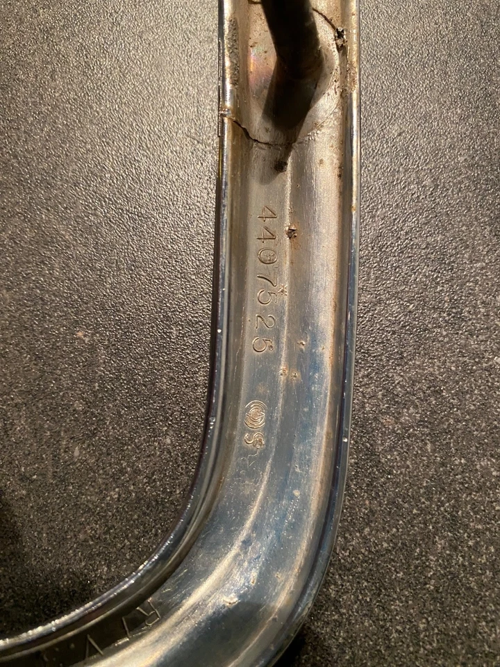 Moldura de panel de luz trasera Oldsmobile Starfire 1964 4407525 64 Olds NOS Foto 3 de 4