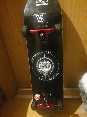 Hundora Skateboard