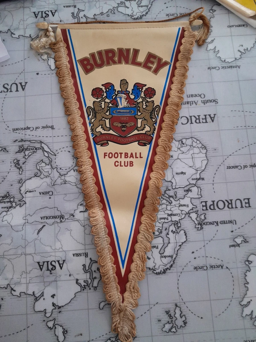 Pin's émail Vintage Burnley FC - Insigne De Football Anglais Ancien