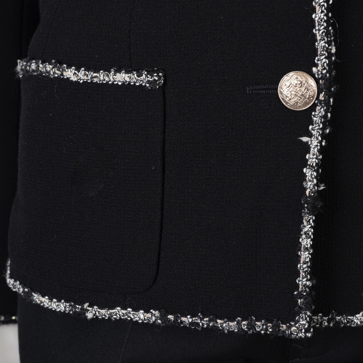 70806 auth CHANEL black wool 2005 05C TWEED TRIM COLLAGE Blazer