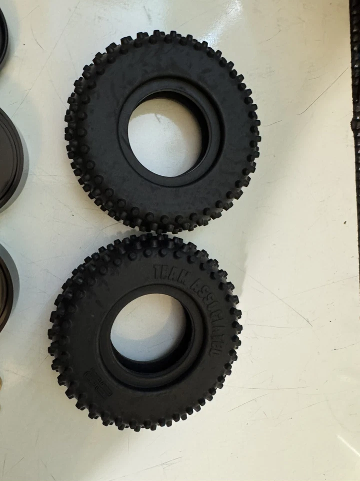 2 TEAM ASSOCIATED RC10 JAMMIN JAY HALSEY Front black Wheels + Knobby Tires 40th - Image 3 of 4