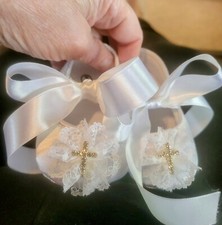 christening baby shoes girl, please message me with the size you need.