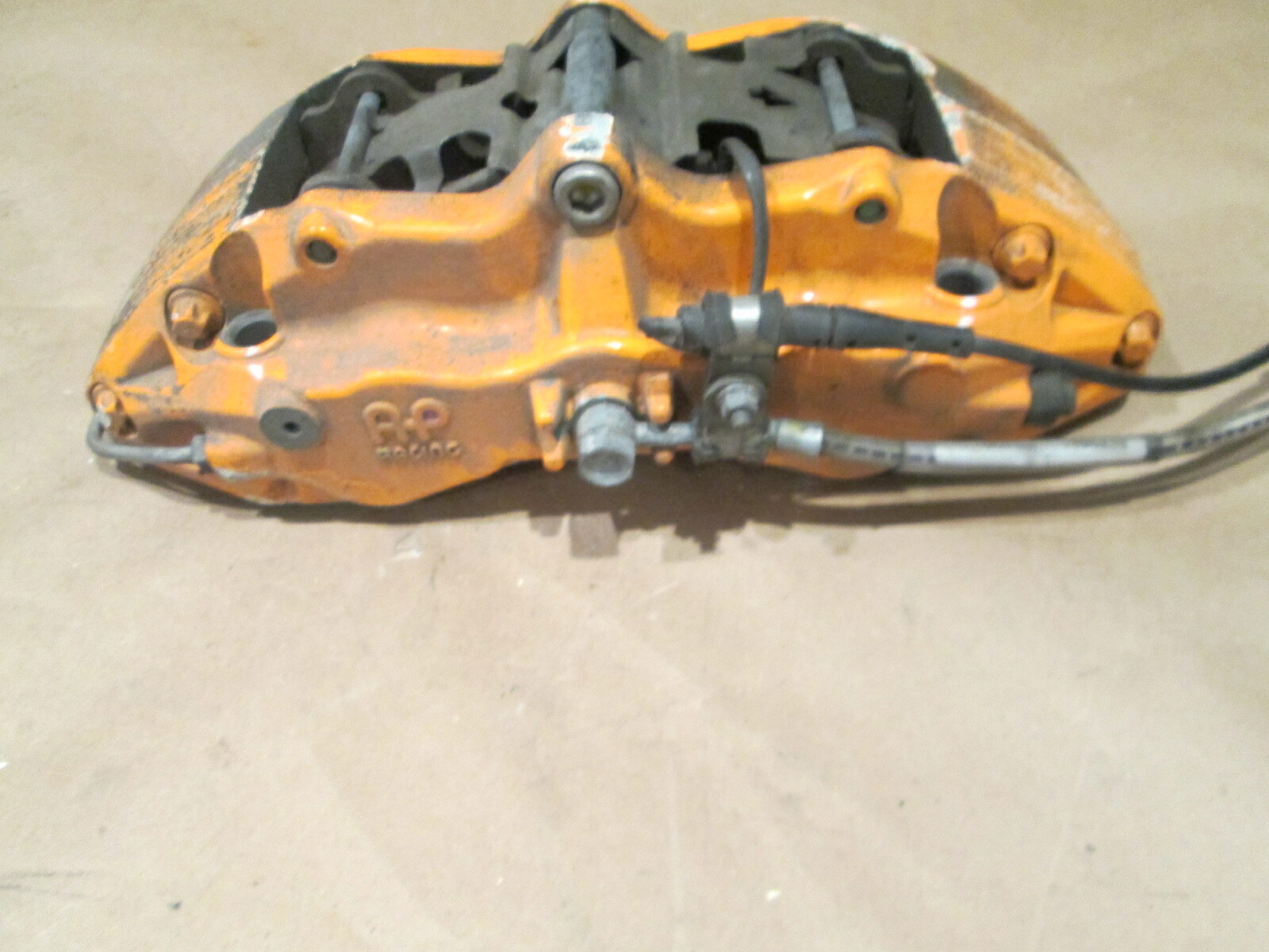 McLaren 570S - LH Front Brake Caliper With Pads / CCM - P/N 11C0063CP
