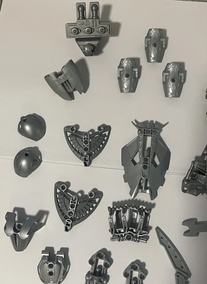 Lego Technic Bionicle Plata Piezas Mixtas Y Juego/Paquete De Muchas Piezas Diferentes Foto 3 de 4