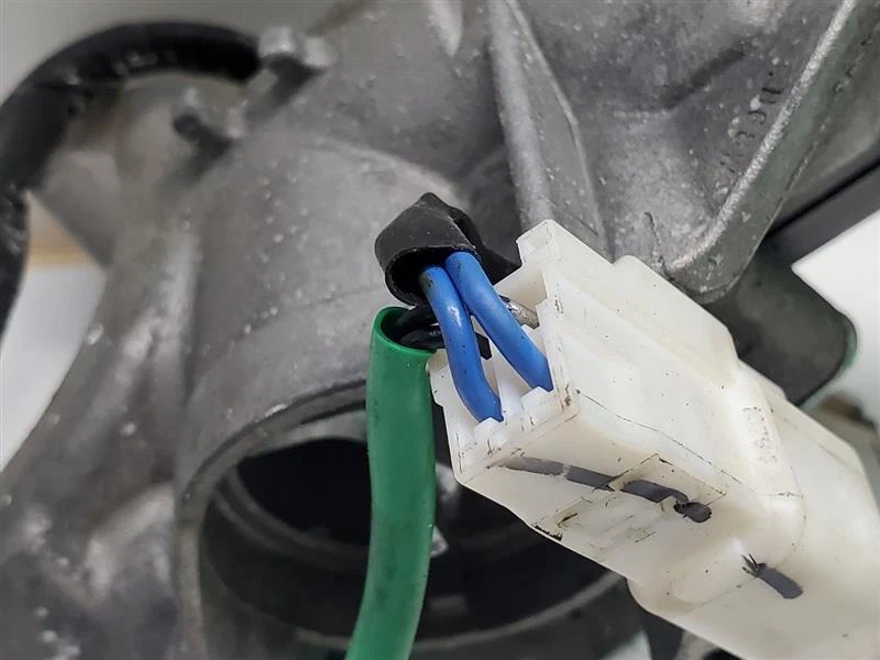 2006 SIENNA Ignition Switch with Key and Fob MPN: 89783-08010 - Image 2 of 4