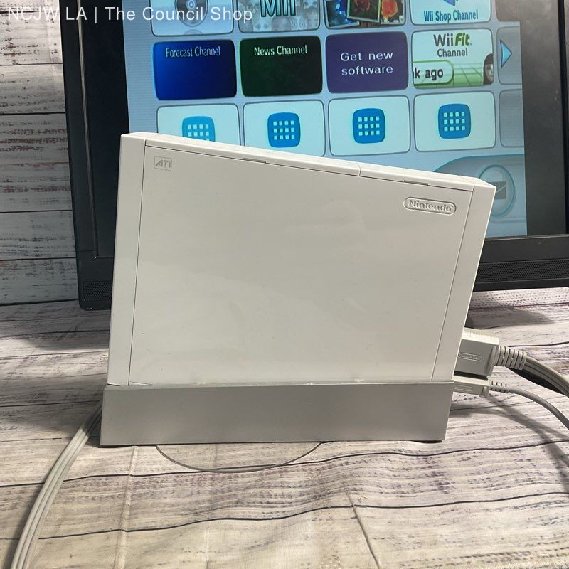 Nintendo Wii RVL-001 White Video Game System *CONSOLE ONLY w/ WIRES*