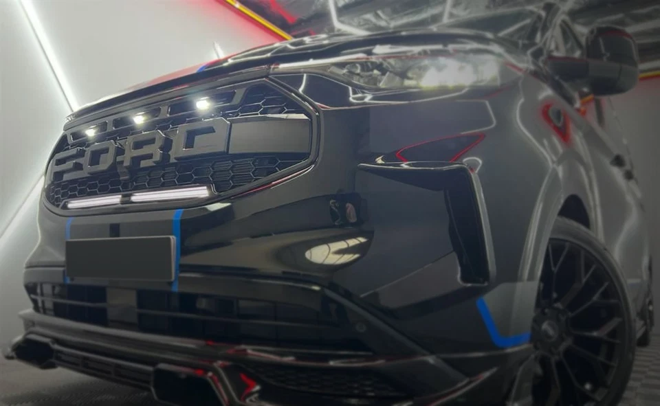 Glossy Black Grill For 2024+ Ford Transit Custom Front Grille with Lights - Image 3 of 4