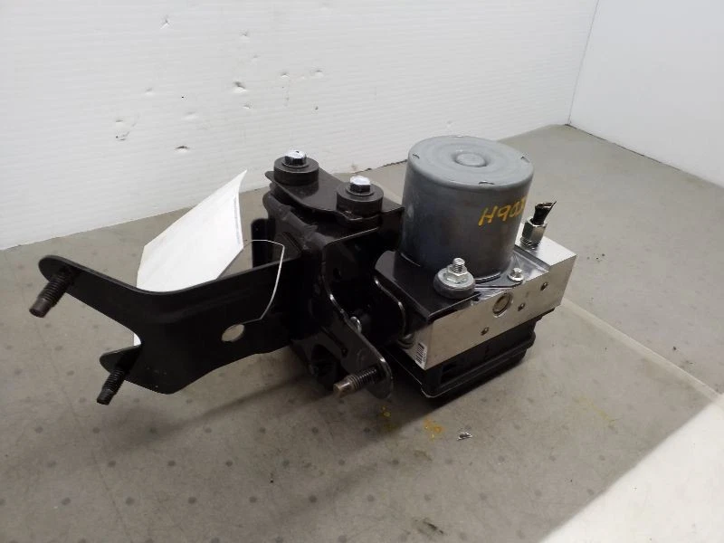 ABS Pump With Module Fits 14-15 INFINITI QX70 678562 - Image 4 of 4