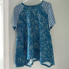 Logo by Lori Goldstein Mixed Print Tee Shirt Blue Floral Shark Bite Hem Size XL