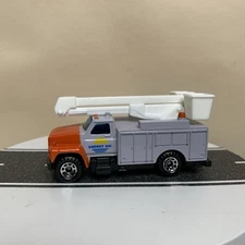 1989 Matchbox MB-33 Mack Utility Truck Cherry Picker Energy Inc. Gray/Orange NM