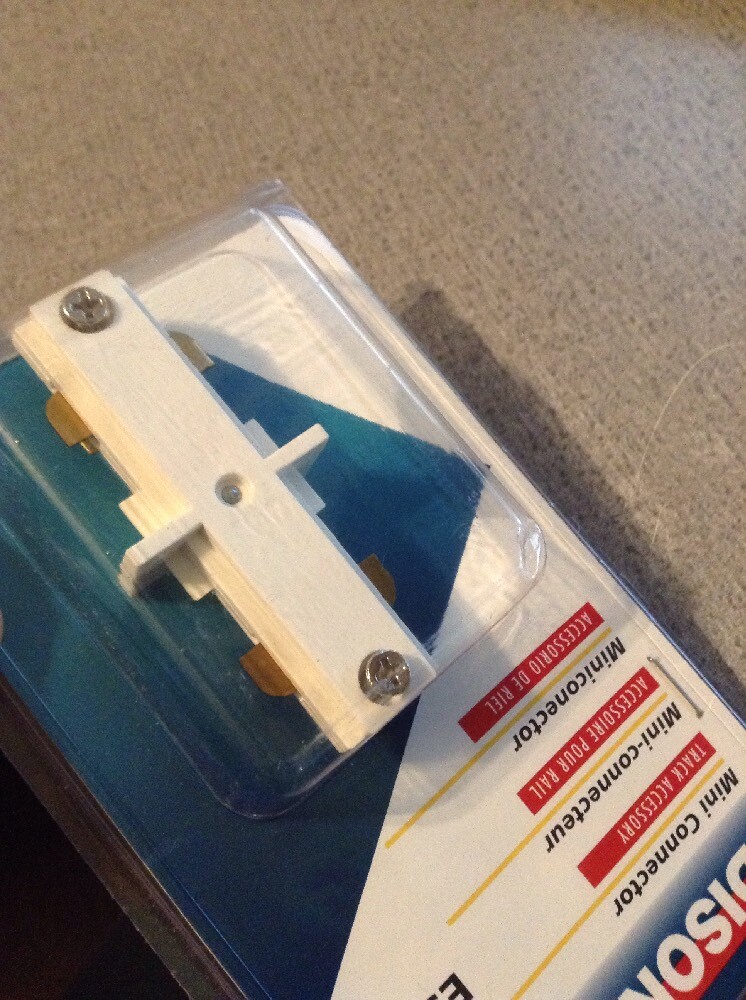 NEW EDISON TRACK LIGHTING SYSTEM E9104 MINI CONNECTOR 120V, 60Hz, 20A 