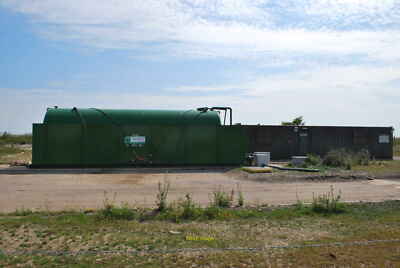 Photo 6x4 Gas Tank and Shipping Container - Biffa Site Holwell I am ...