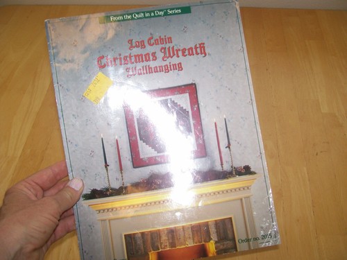 VINTAGE 1990 Quilt in a Day Log Cabin Christmas Wreath Wallhanging Pattern XMAS