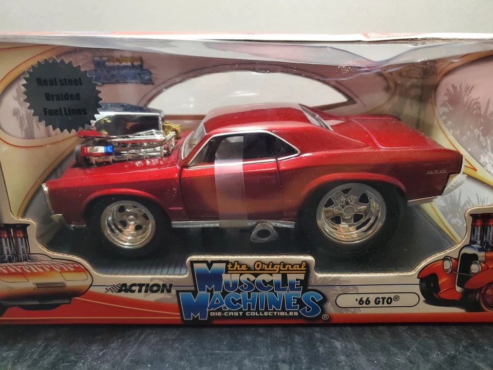 Muscle Machines 1966 '66 Pontiac GTO 1:24 Scale Diecast Car 71125 - Image 3 of 4