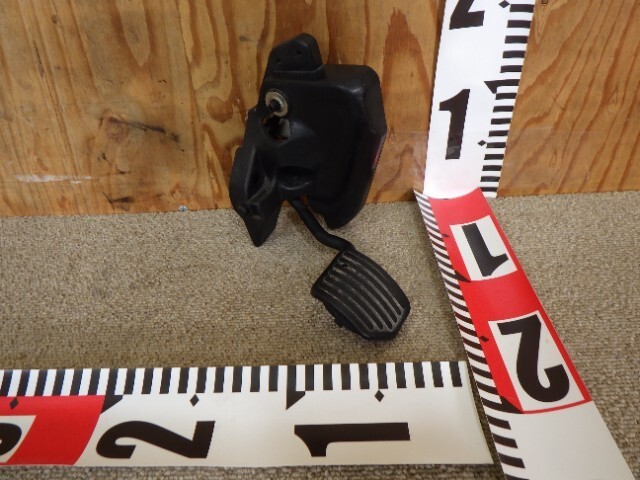 さっちゃん NEW GENUINE/ OEM 78110-33020 78110-33110 APS258 5S8813 PEDAL