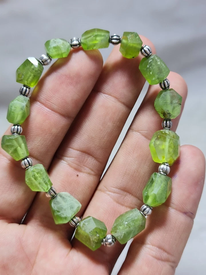 100% Natural Gemstone Raw Green Peridot Bracelet Stretchable Handmade - Image 3 of 4