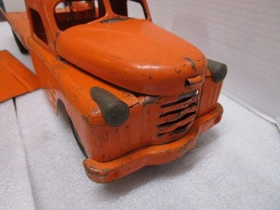 Vintage 1950s Structo Toys Orange Flatbed Tow Truck w/ Ramp
