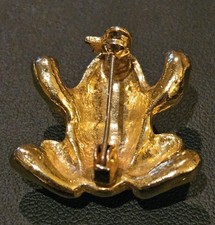 Produktbild von Generic City Frog Enamel Pin – Brooch – Multicoloured – Unisex – Modern – Brooch Pin – Fashion Pins & Brooches