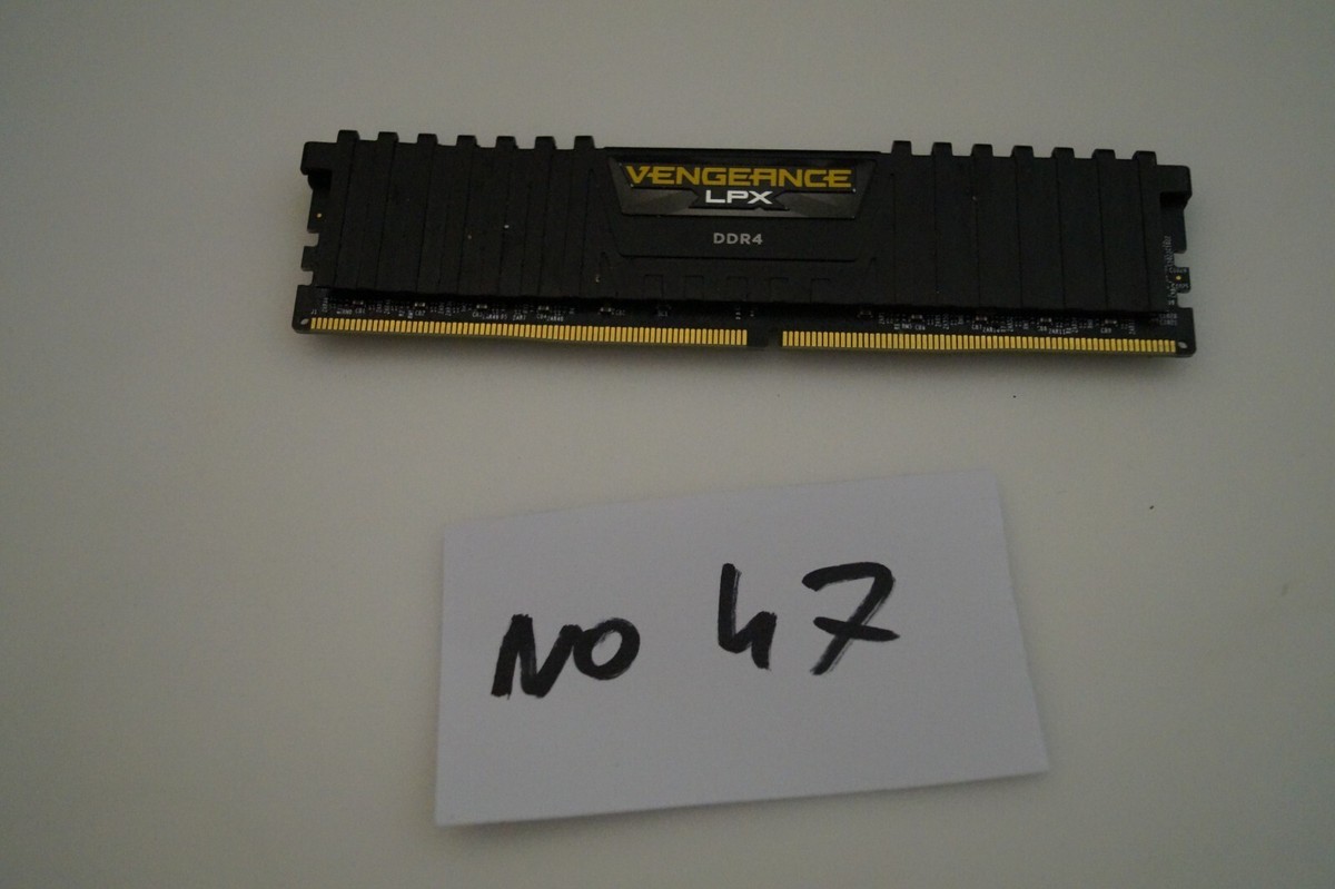 8GB Corsair CMK16GX4M2A2400C14 Vengeance LPX PC4-19200 DDR4-2400