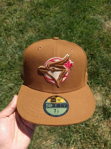 New Era Exclusive Toronto Blue Jays 7 1/8 House of Fitted Campfire Not Hat Club