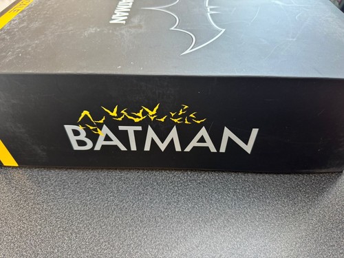 ACTION FIGURE SIDESHOW - BATMAN (COSTUME NERO) DC COMICS - 1/6 NO HOT TOYS - Foto 4 di 9