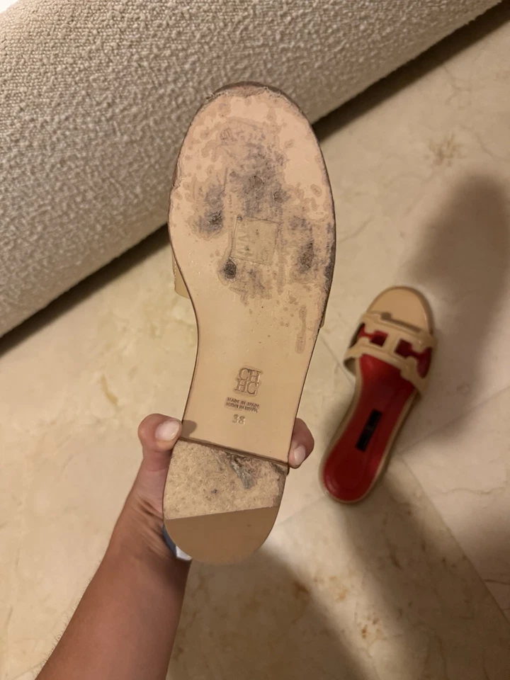 Carolina Herrera Initials insignia leather slides Size 38 - Image 4 of 4