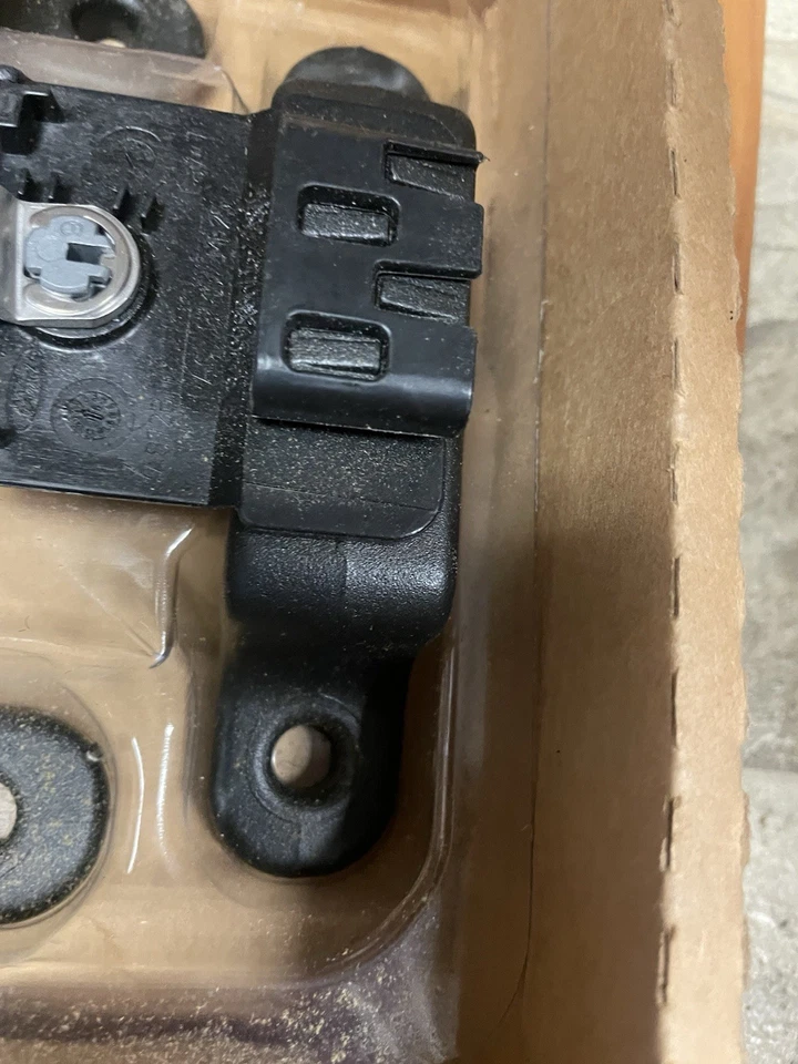 Ford F150 2015-2020 platón Boxlink tacos de amarre OEM 2 llaves "solo 3" Foto 3 de 4