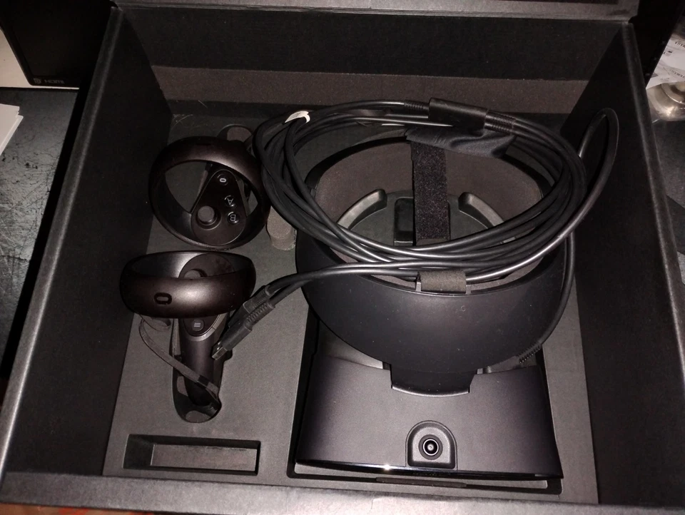 Oculus Rift S with Controllers Used Original Box. Great Condition. Works Great - Image 2 of 2
