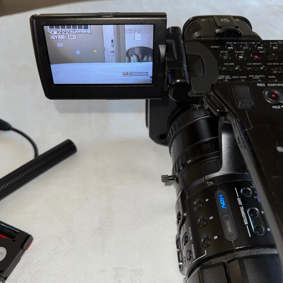 Sony HVR-Z1U HDV Professional Digital HD Video Camera Camcorder FOR PARTS - Image 2 of 4