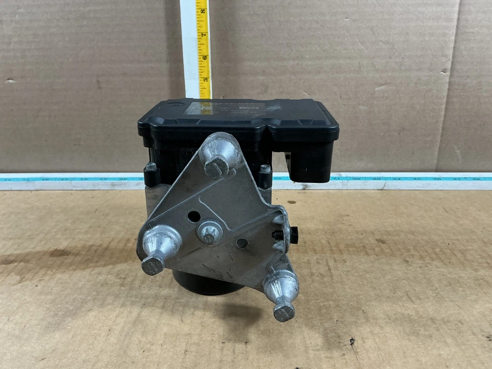 2010-2014 Mercedes-Benz C250 ABS Anti Lock Brake Pump Module A1729011102 OEM - Image 4 of 4