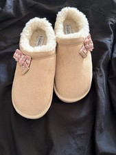White Mountain Women's Beige Pink Slip-On Faux Suede Slippers Bow Faux Fur Lined