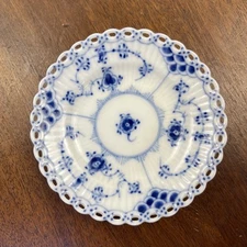 ROYAL COPENHAGEN DENMARK BLUE FLUTED FULL LACE MINIATURE PLATE 4" 1145