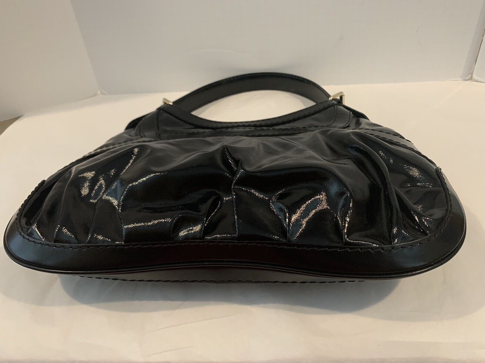GUCCI Large Queen dialux Black patent hobo bag - image 4