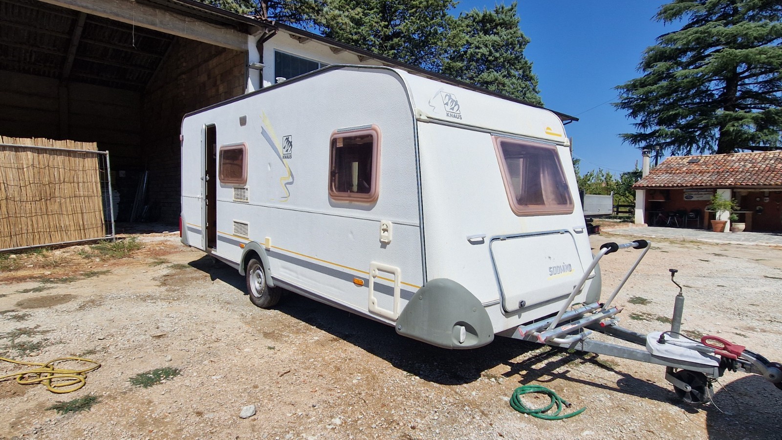 Roulotte Knaus Südwing 500 Tk con 6 posti letto