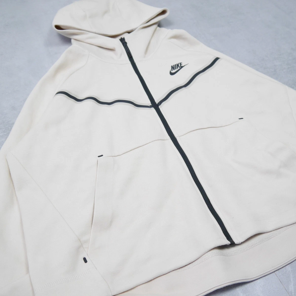 Nike Tech Fleece Trainingsanzug Herren L Beige Regular Fit Sportwear Tracksuite