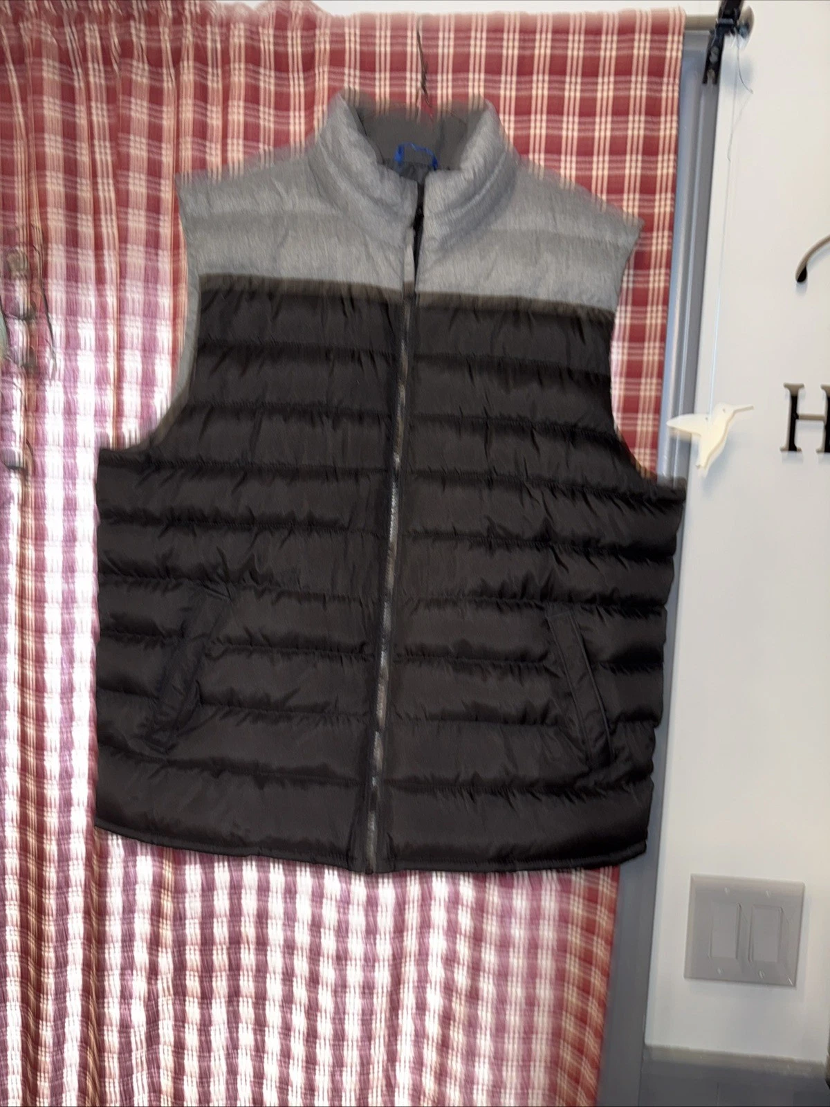 Old Navy Mens Puffer Vest X-Large Black Gray Zip Quilted Winter Vest